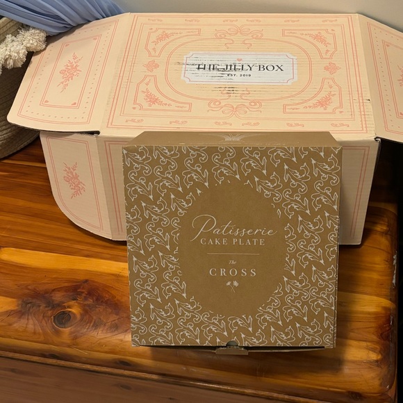 Jilly Box Winter 2024 x The Cross Cake Platter - Picture 2 of 3